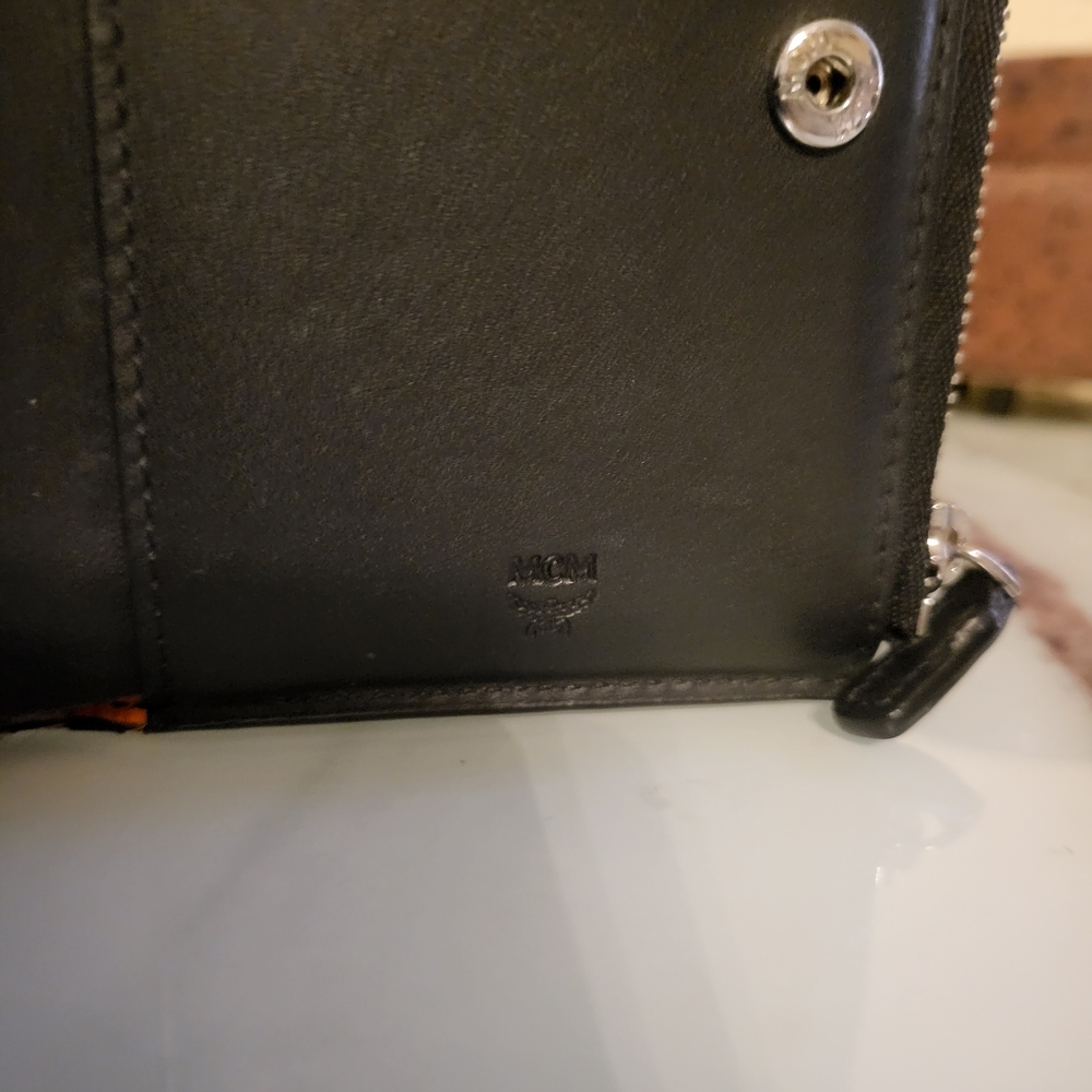 MCM Black and Gold Wallet With Box Unisex - Picture 7 of 12